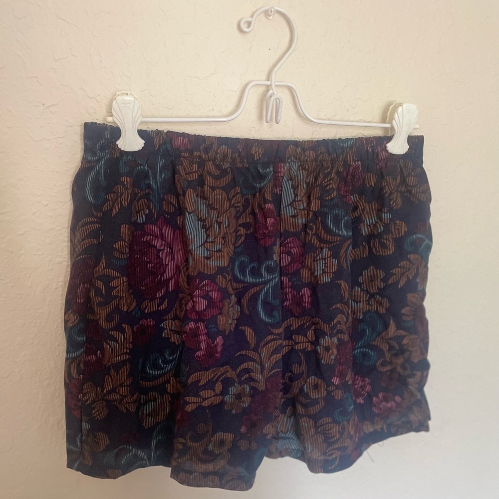 URBAN OUTFITTERS URBAN RENEWAL VINTAGE SHORTS